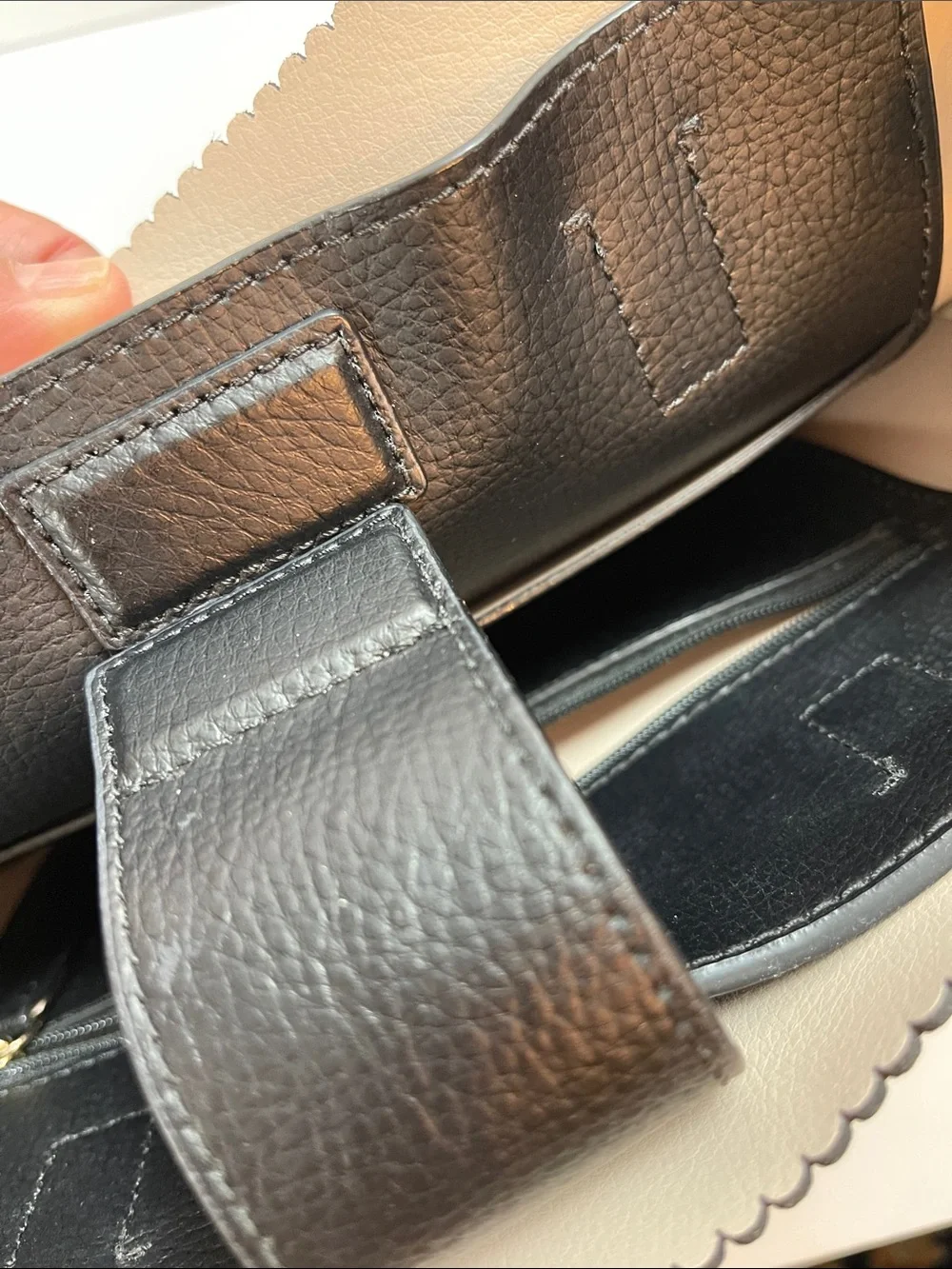 KATE SPADE BLACK BOW DETAIL LEATHER BAG
